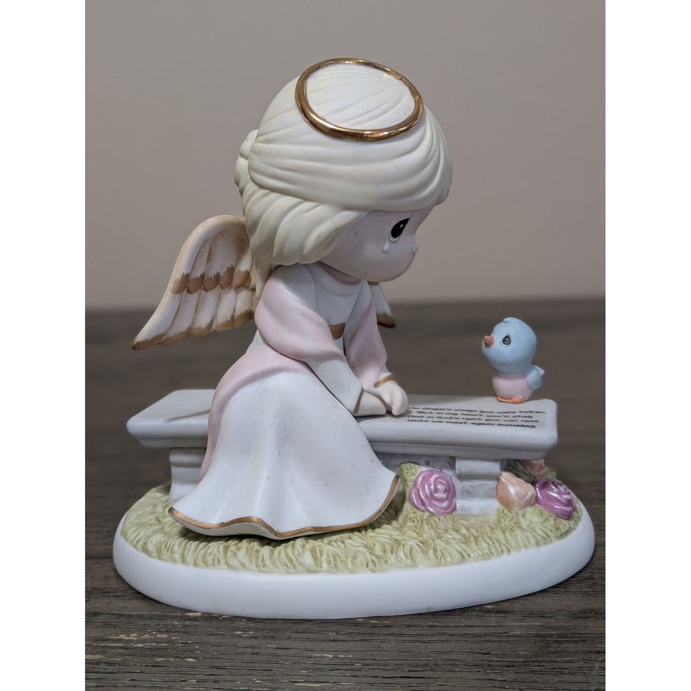 Precious Moments Figurine Heaven's Embrace Angel Excellent with blue bird - Picture 2 of 7